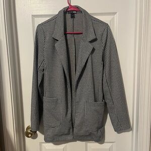 Fashion Nova Black and White Houndstooth Jacket
